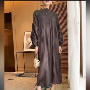 Elegant Brown Pleated Maxi Dress